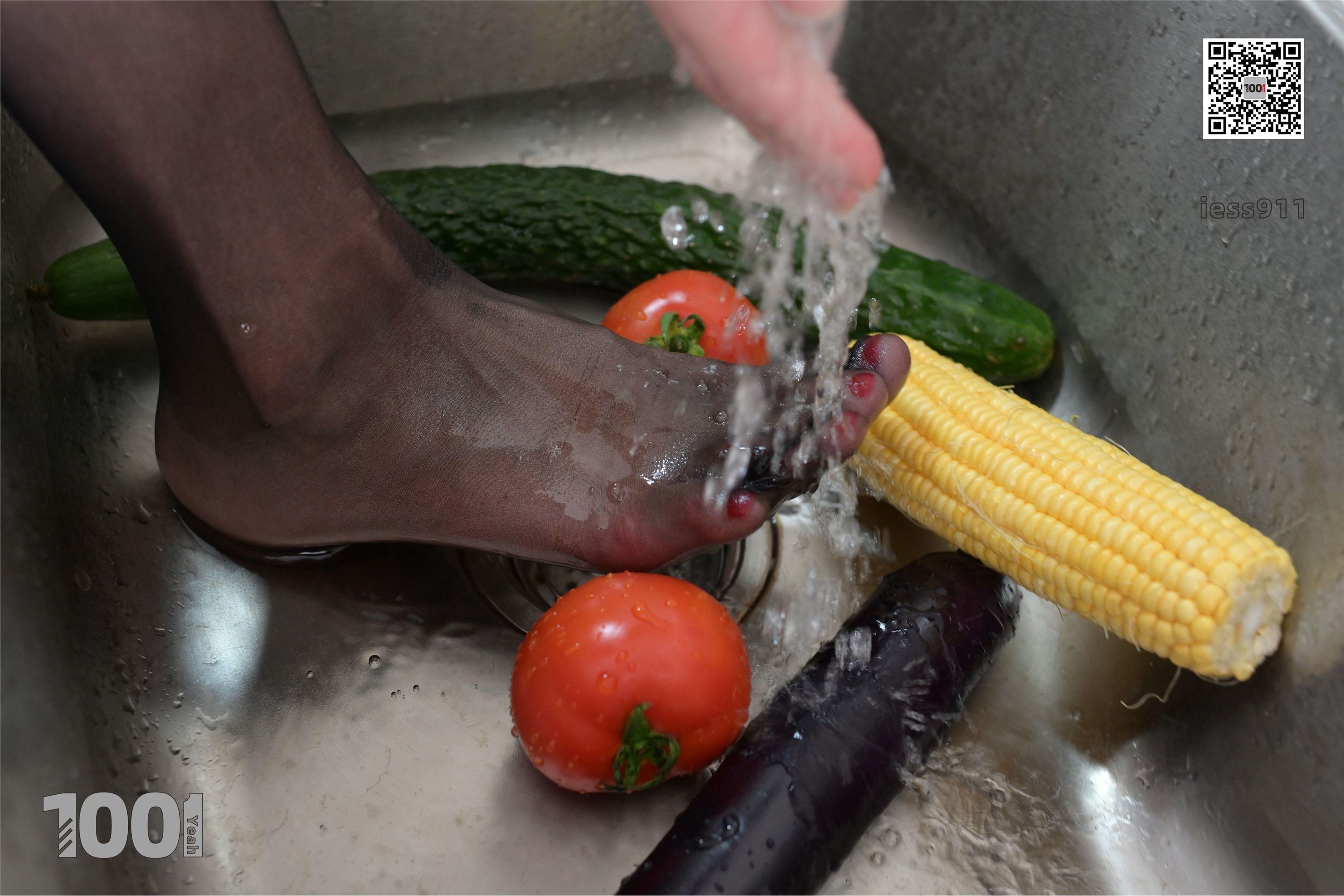 IESS异思趣向  一千零一夜 模特：Lucy《厨房里的妻子2》